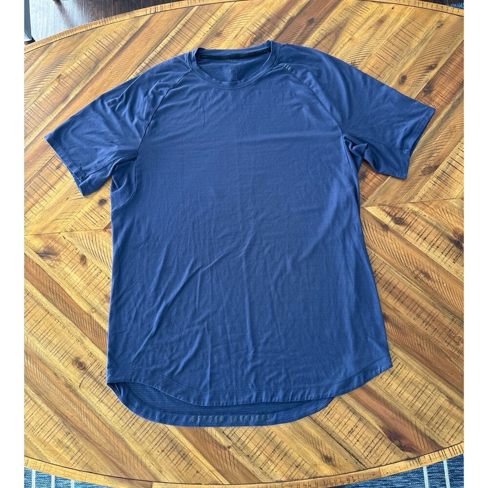 Lululemon Better Everyday Drysense Short Sleeve Shirt Men’s Large Navy Blue